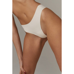 ESME CREME Трусы стринги Кремовый